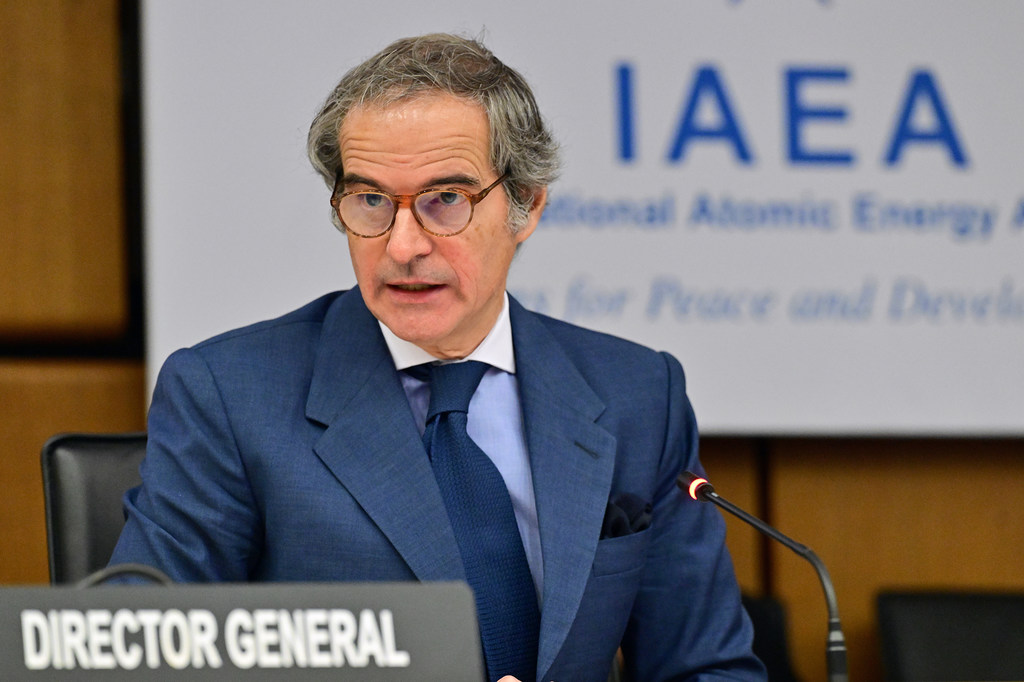 Rafael Mariano Grossi, Director General del OIEA, pronuncia su discurso antes de la reunión de la Junta de Gobernadores celebrada en la sede del Organismo en Viena.